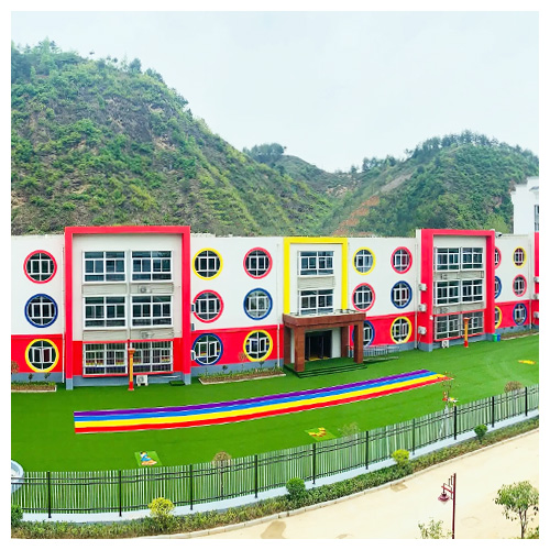 云南高坝店镇中心幼儿园人造草坪跑道